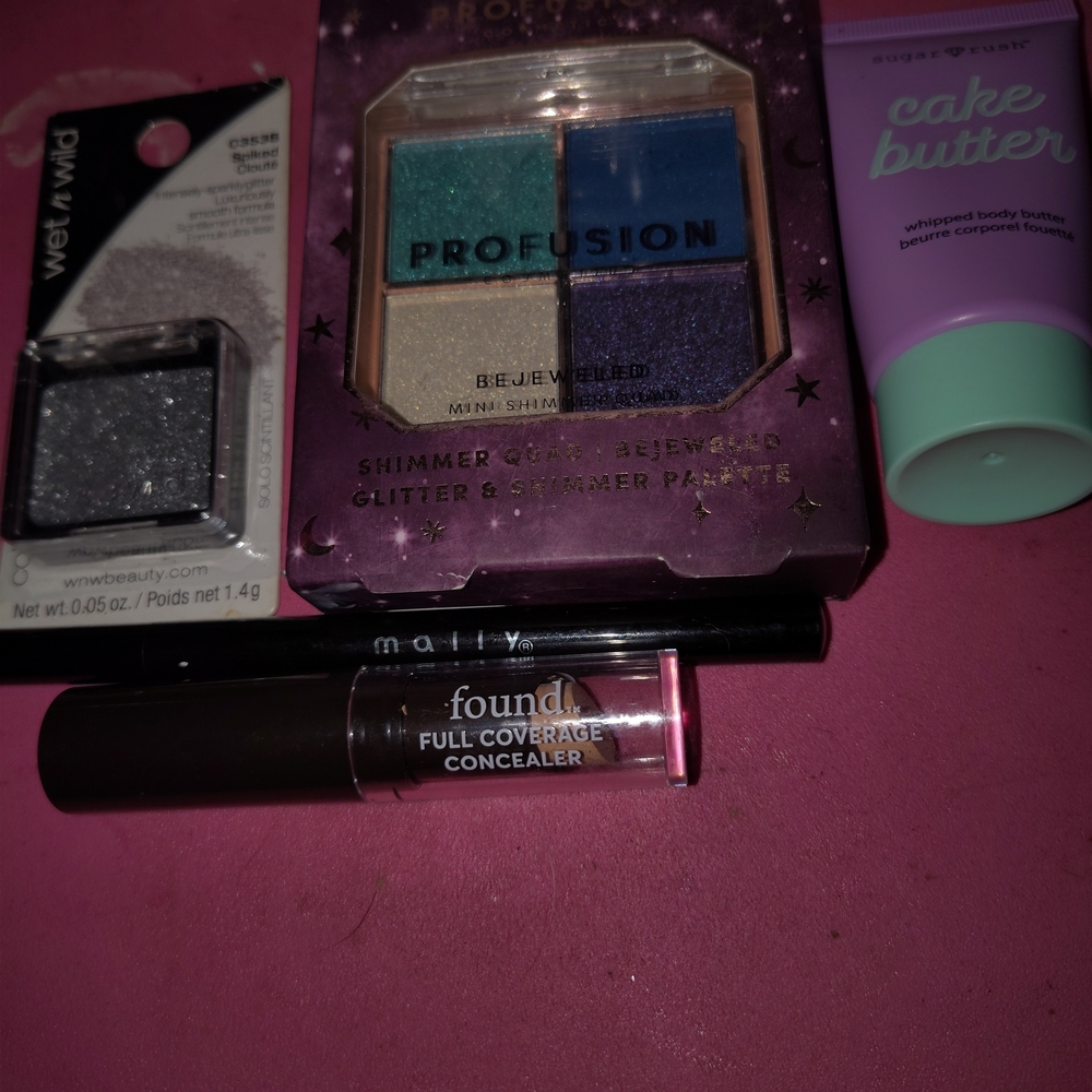 Profusion Cosmetics Shimmer Eyeshadow Palette with Wet n Wild Eyeshadow